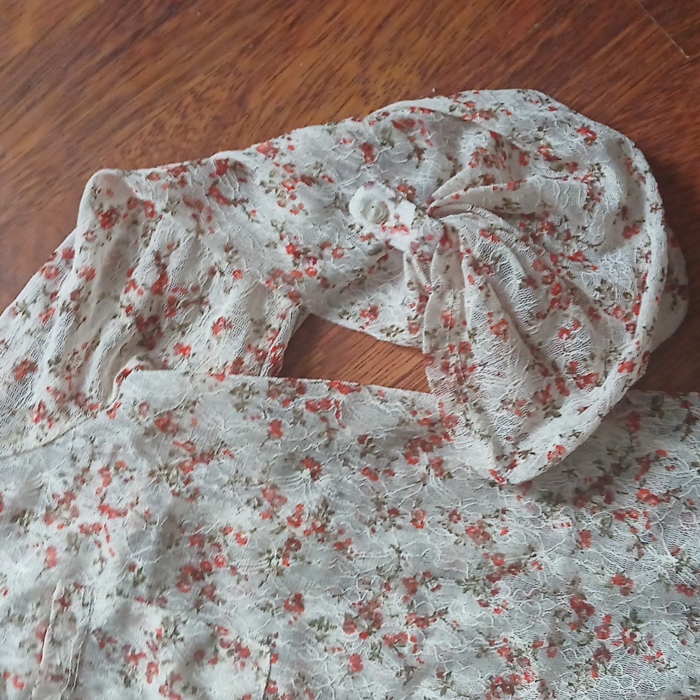 Floral‎ blouse - Picture 4 of 8